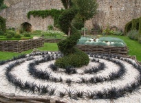 JARDIN MEDIEVAL CHATEAU-GONTHIER